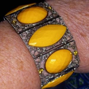 E-016 NWOT Silver tone & Yellow bracelet